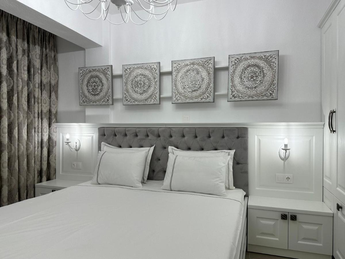 Royal Apartments - Nikiti Dış mekan fotoğraf